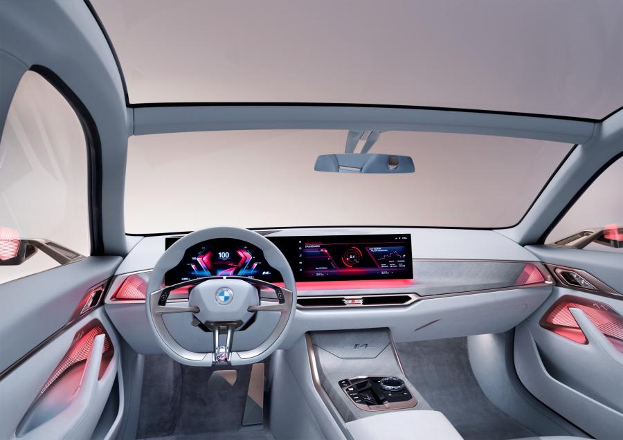 Торпедо BMW Concept i4 2020 года  (фото 30 из 71)